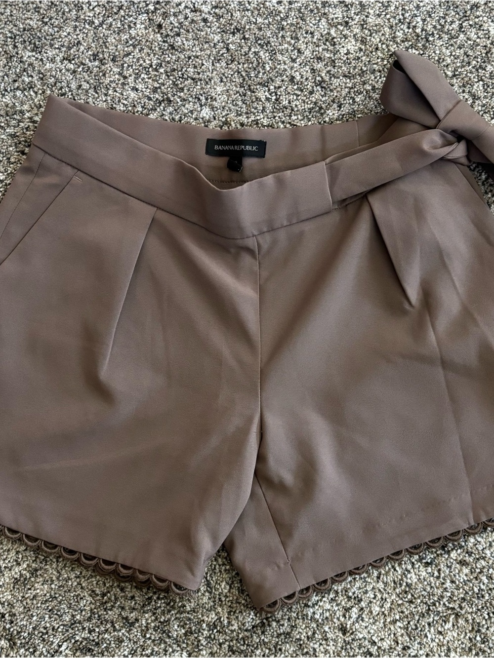 Banana Republic Taupe Tie-Waist Scalloped Hem Dress Shorts